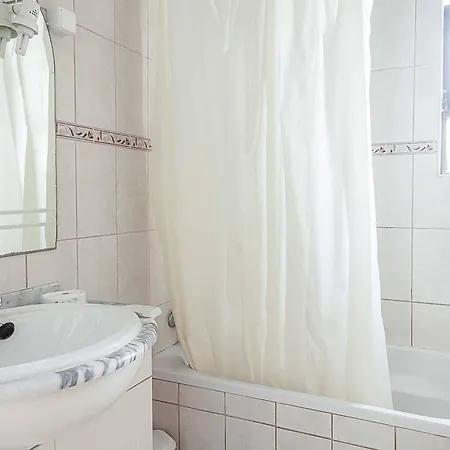 Cesaltina Вилла *